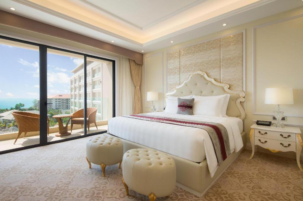 Vinoasis Phu Quoc Hotel Bien Hoa Exterior photo