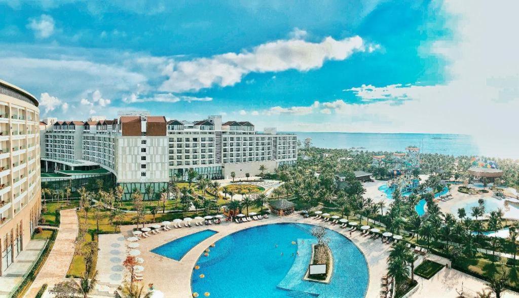 Vinoasis Phu Quoc Hotel Bien Hoa Exterior photo